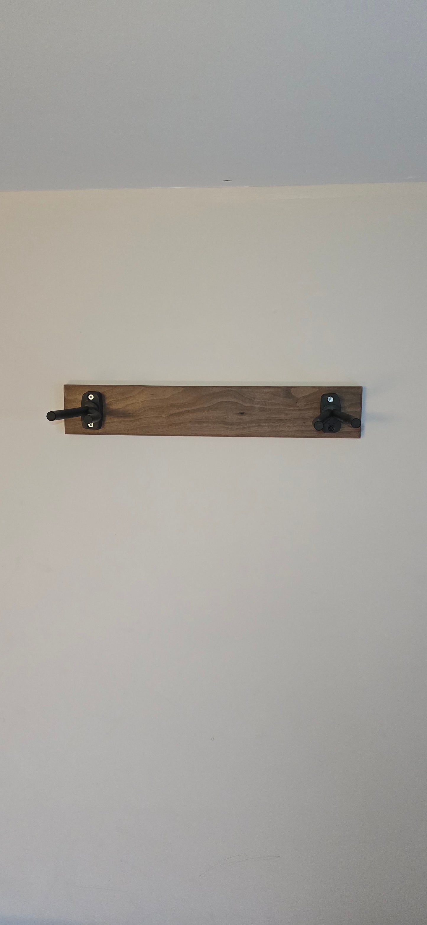 Oak/Walnut Guitar stand wallmounted 55cm